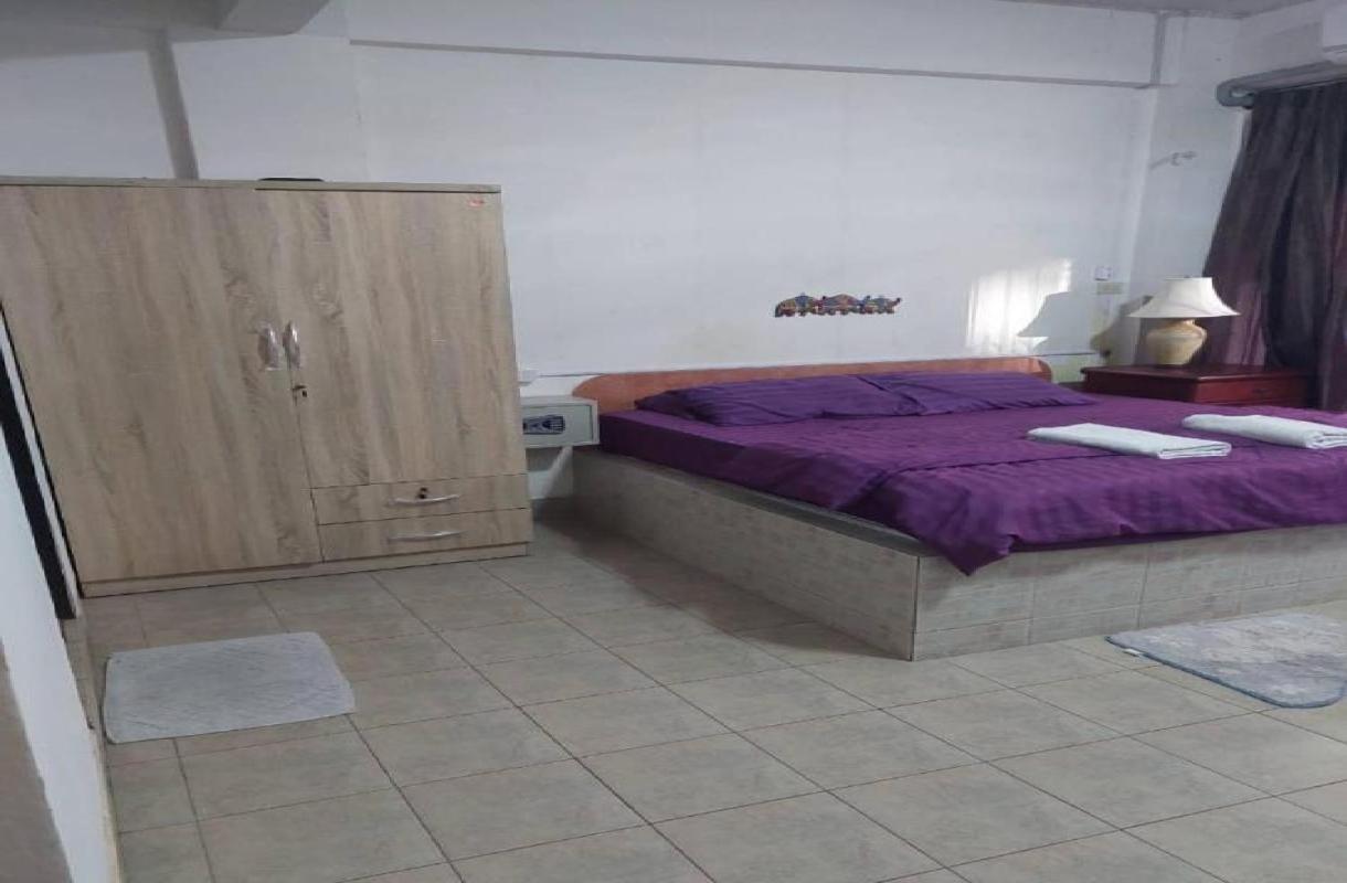 Pluemchai Guesthouse Джомтьен Экстерьер фото