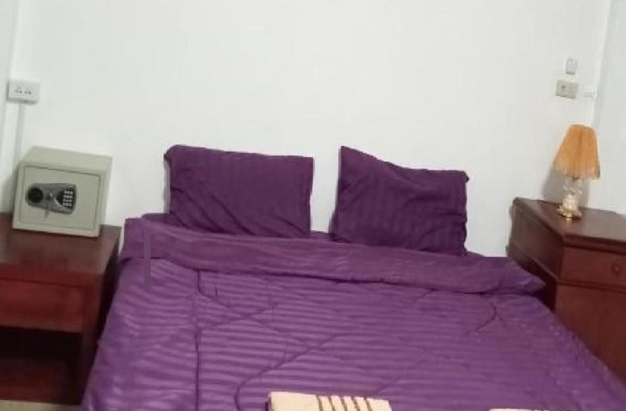 Pluemchai Guesthouse Джомтьен Экстерьер фото